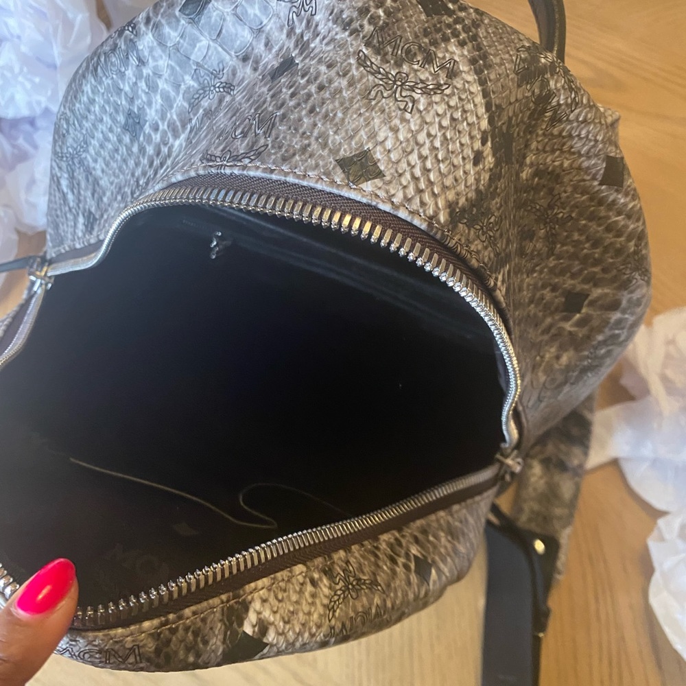 ❤️ Authentic MCM Python Leather Book bag - Picture 7 of 10